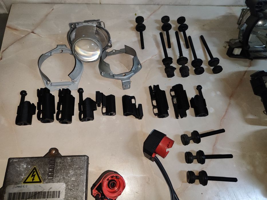 Фари Мазда 6 GG в розборі є все