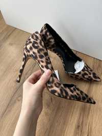 Леопардові туфлі