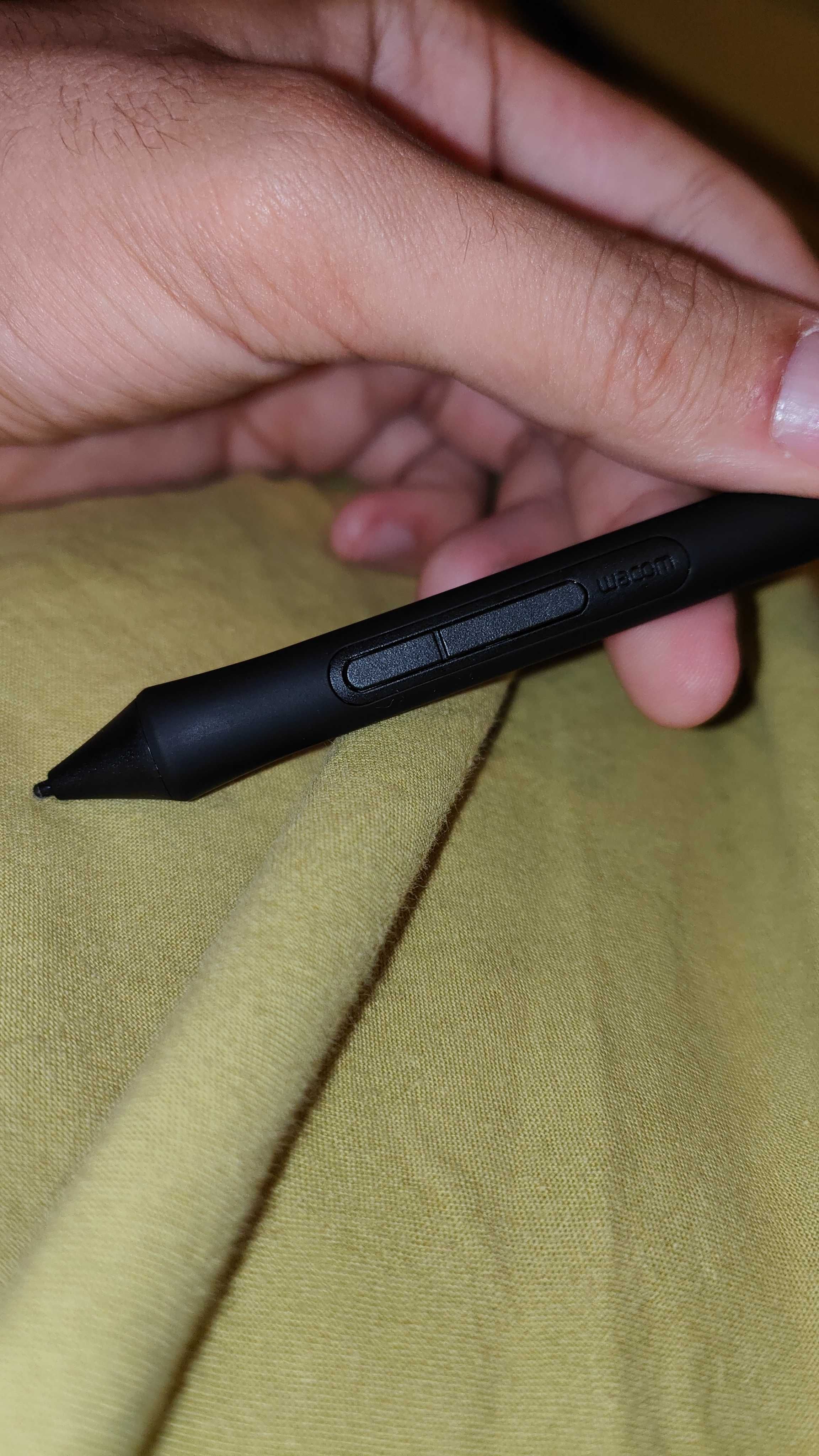Wacom Intuos M com Bluetooth CTL-6100WL