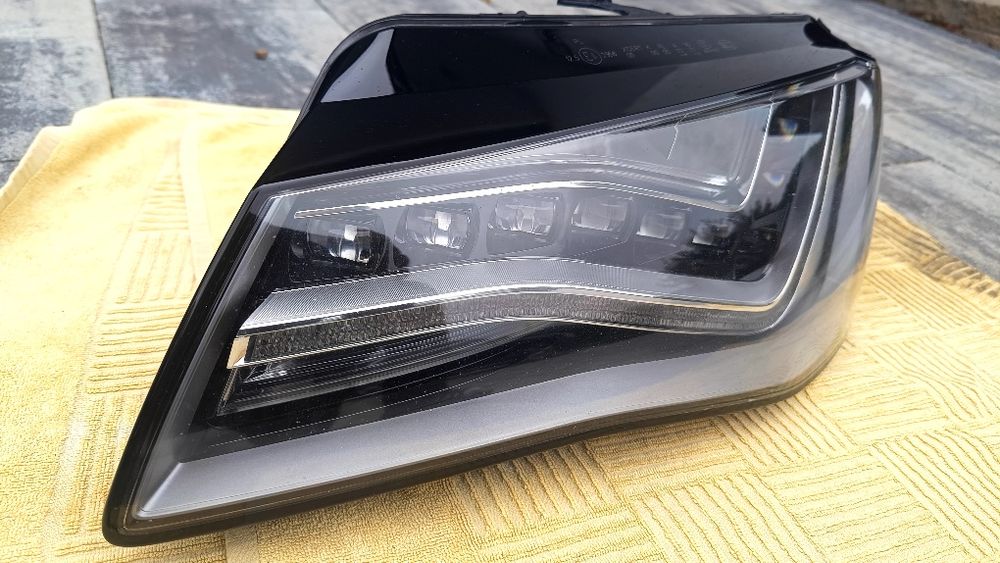 Lampa lewa FULL LED  Audi A8 D4