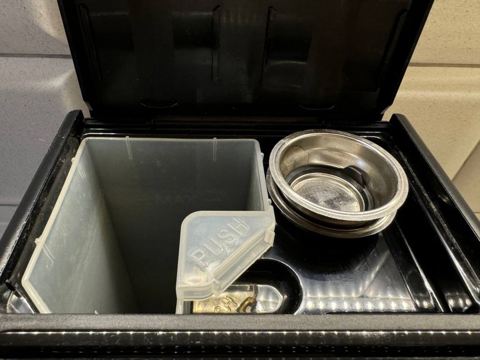 Продам кавомашину DeLonghi