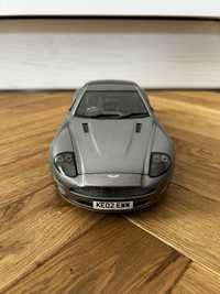Aston Martin v12 vanquish James Bond model w skali 1:18