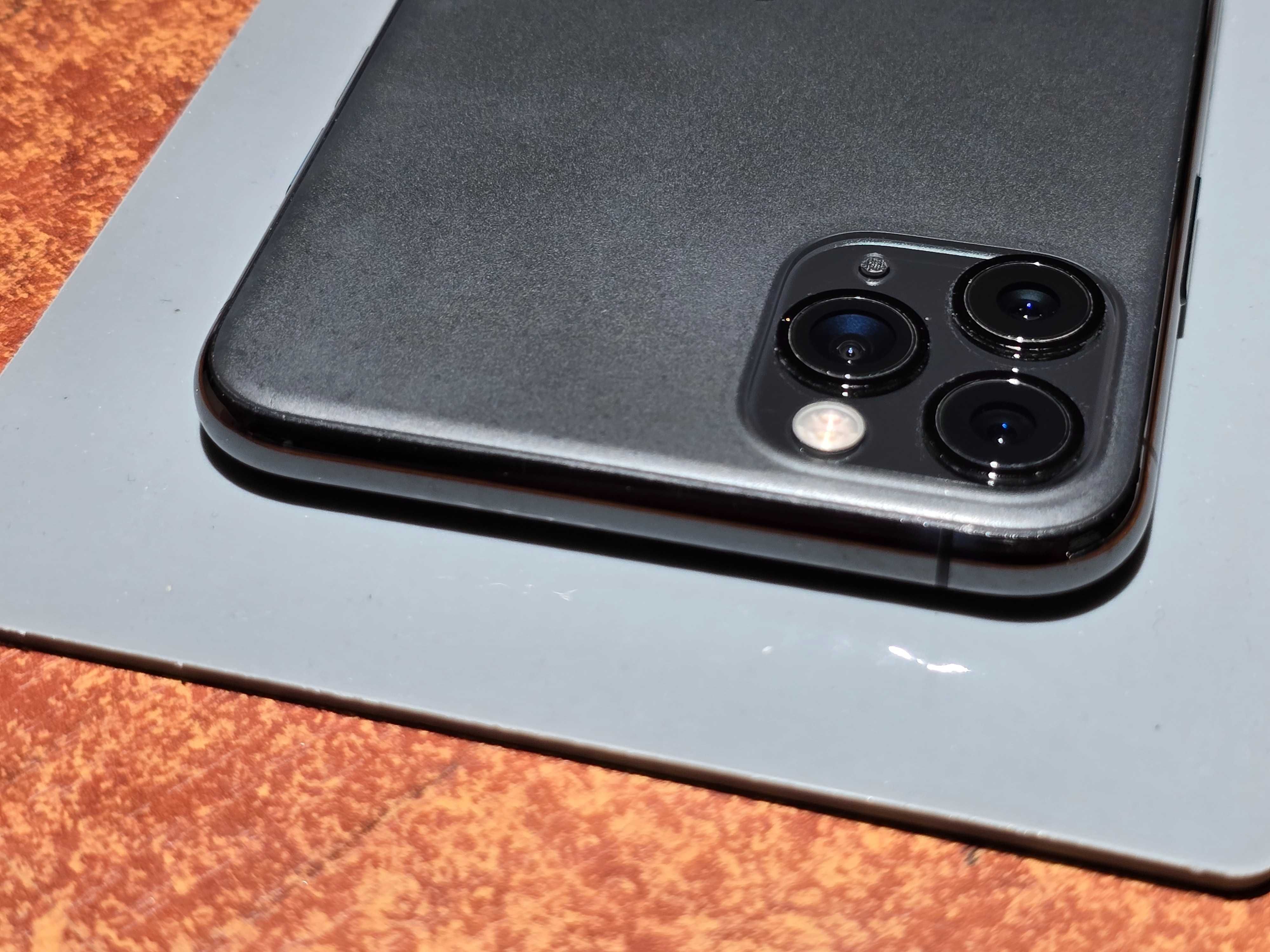 Używany - Apple iPhone 11 Pro Max 256GB Czarny - GSM Baranowo