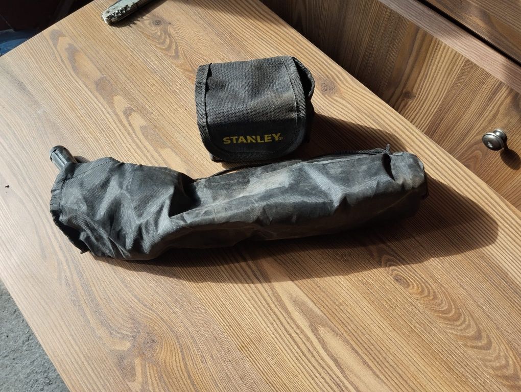 Laser krzyżowy Stanley