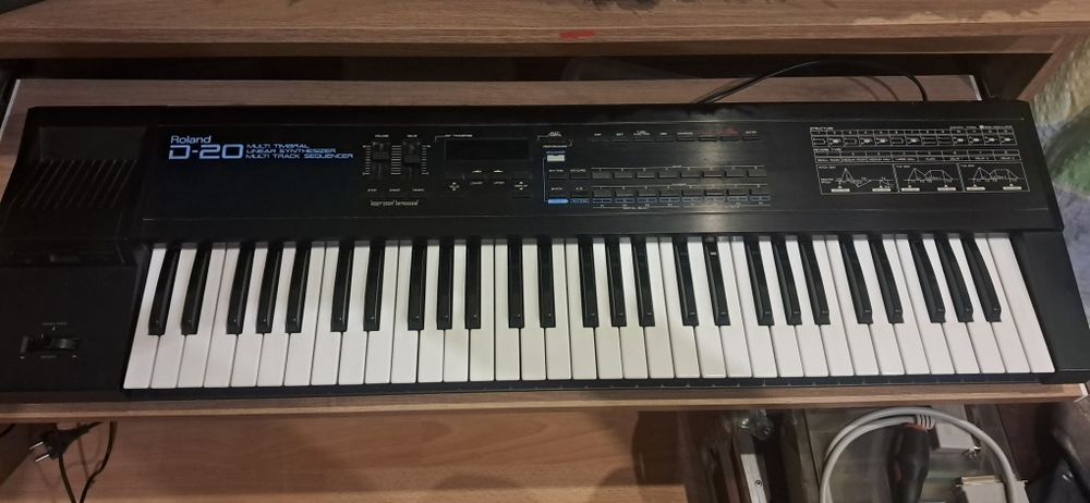 Syntezator Roland D20