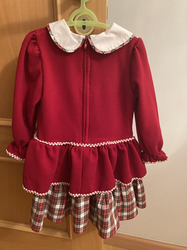 Vende-se vestido menina tamanho 4 anos