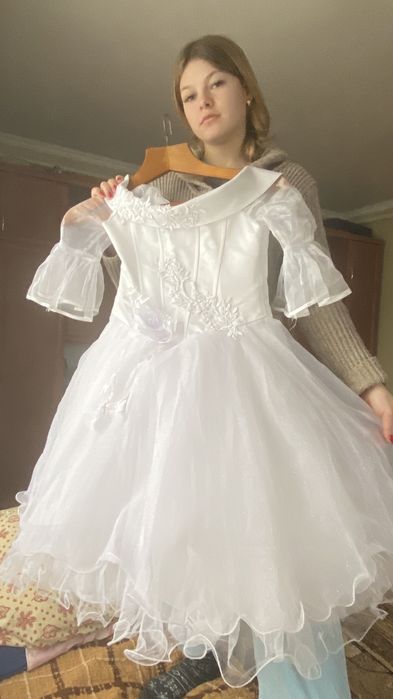 Плаття випускне біле ,плаття