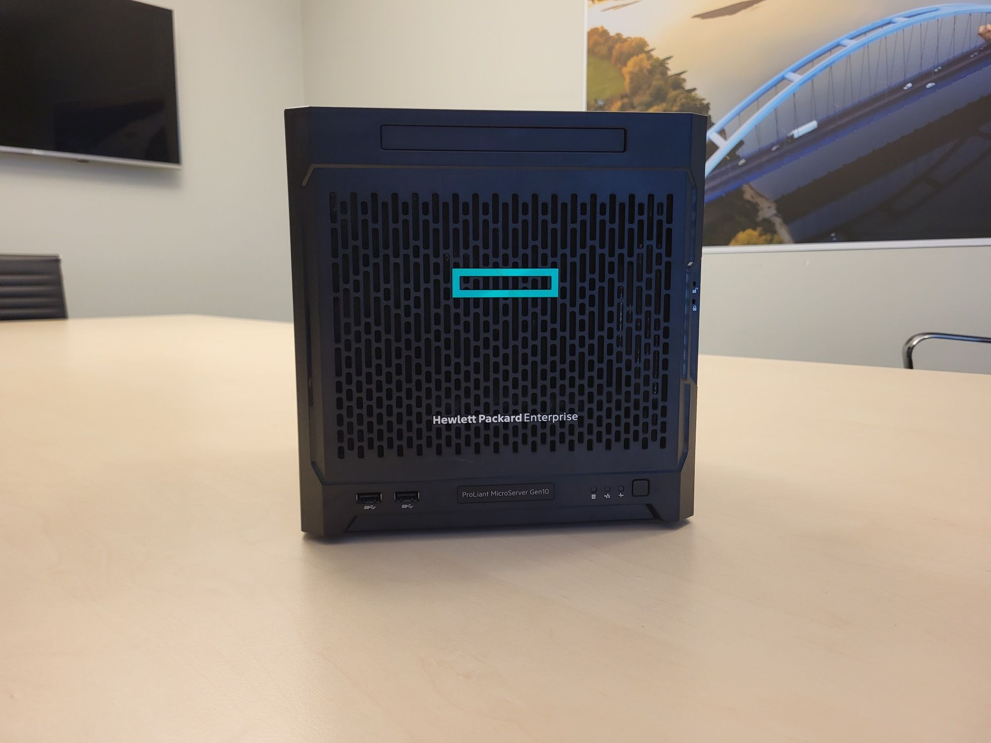 HPE Proliant Microserver Gen 10 + 2x 2TB HDD