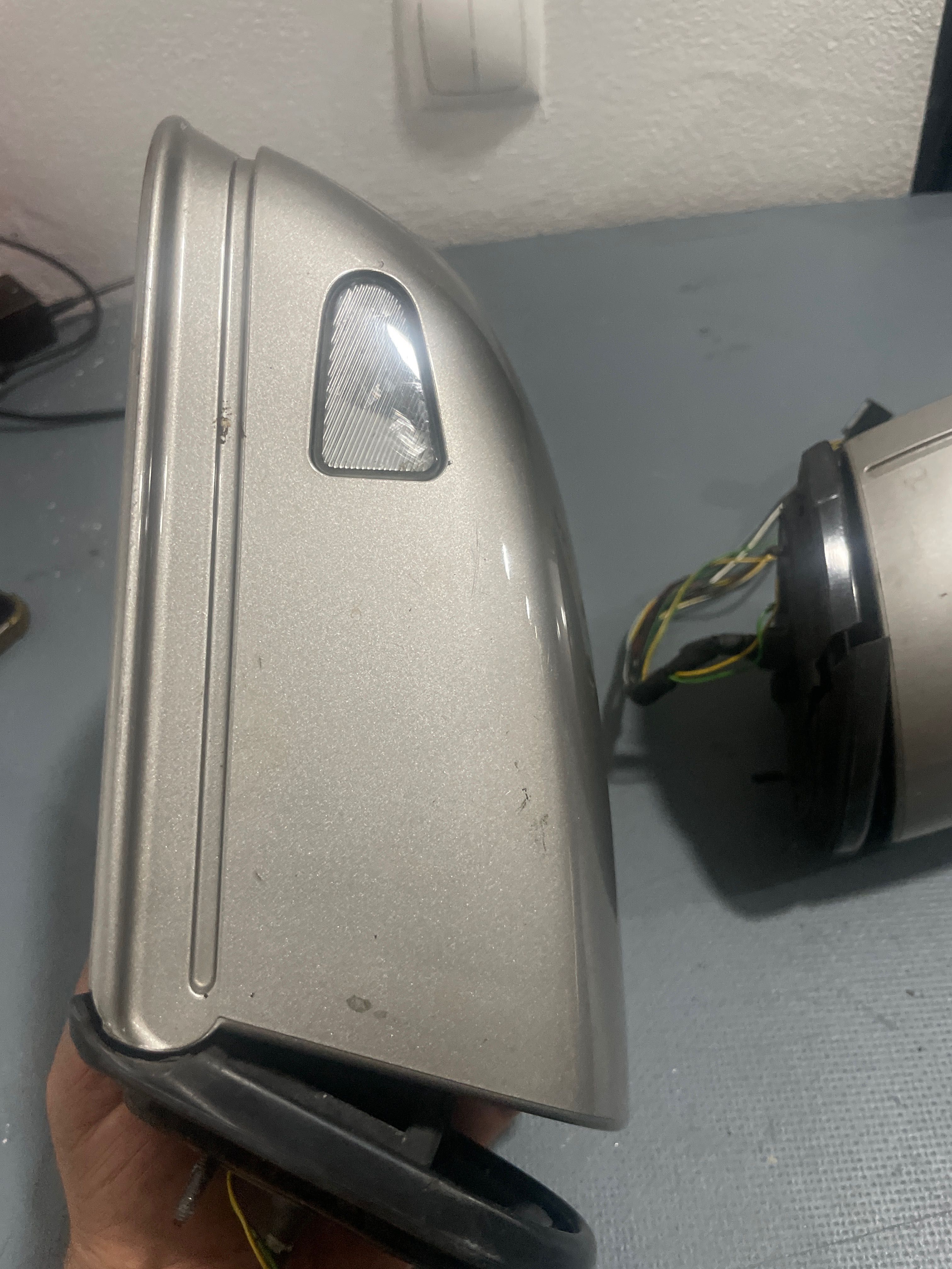 Espelho retroviso Mercedes W211 rebativeis e com luz cortesia