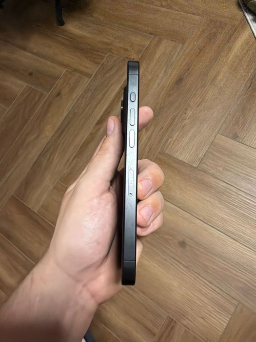 Iphone 15 pro black titanium 256GB 85% z oryginalnym etui apple