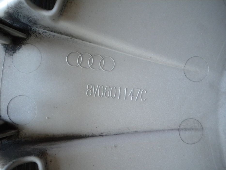 Kołpak Audi 16" 16 cali oryginał 1 sztuka 8V0.601.147C AUDI A3 A4 A6