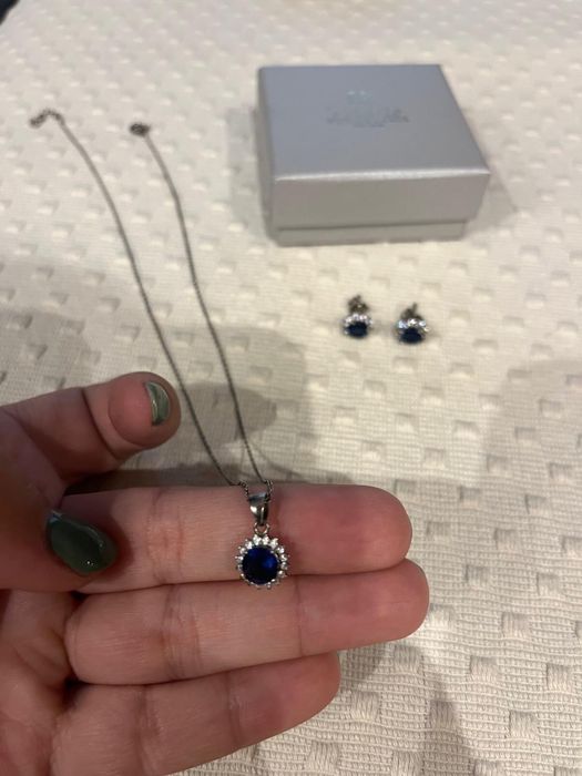 Várias peças em prata ou aço da melhor qualidade, como novas