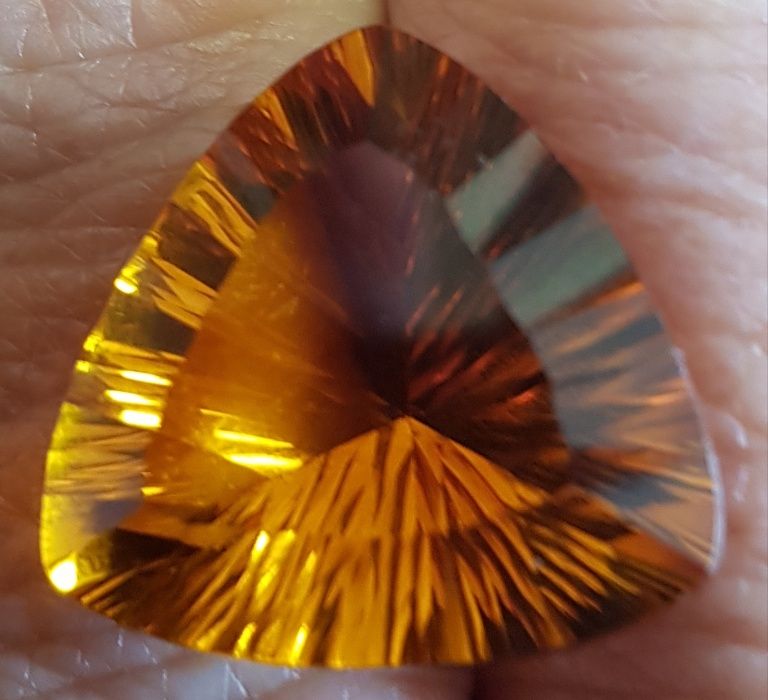 Pedra Natural Semi Precioso Lapidado Citrina 15.80 kilates