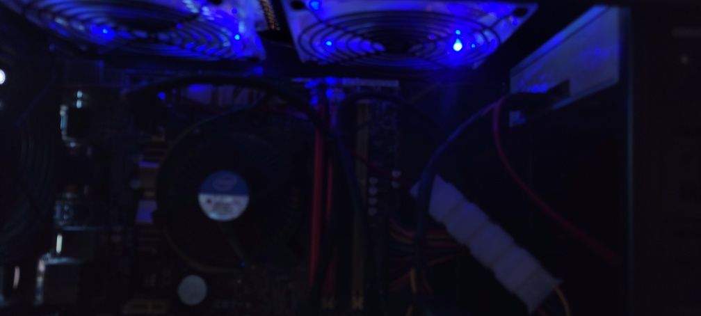 Komputer Stacjonarny Intel i5, 8GB RAM, SSD 256GB + Monitor 24 LG IPS