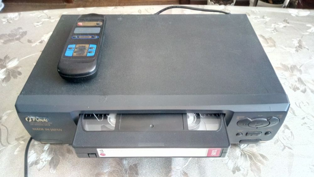 Продам видеоплеер б/у.