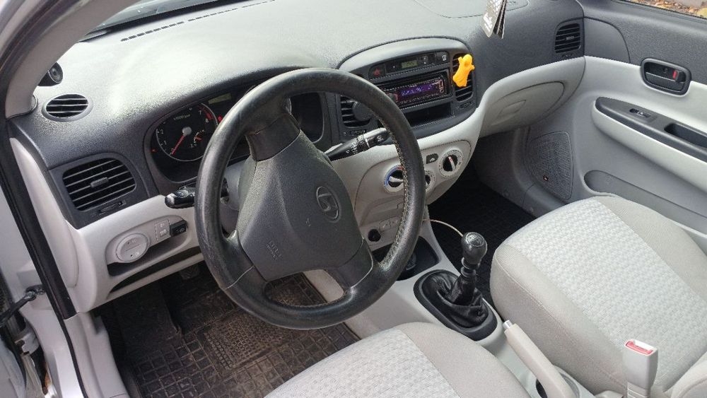 Продам машину Hyundai Accent