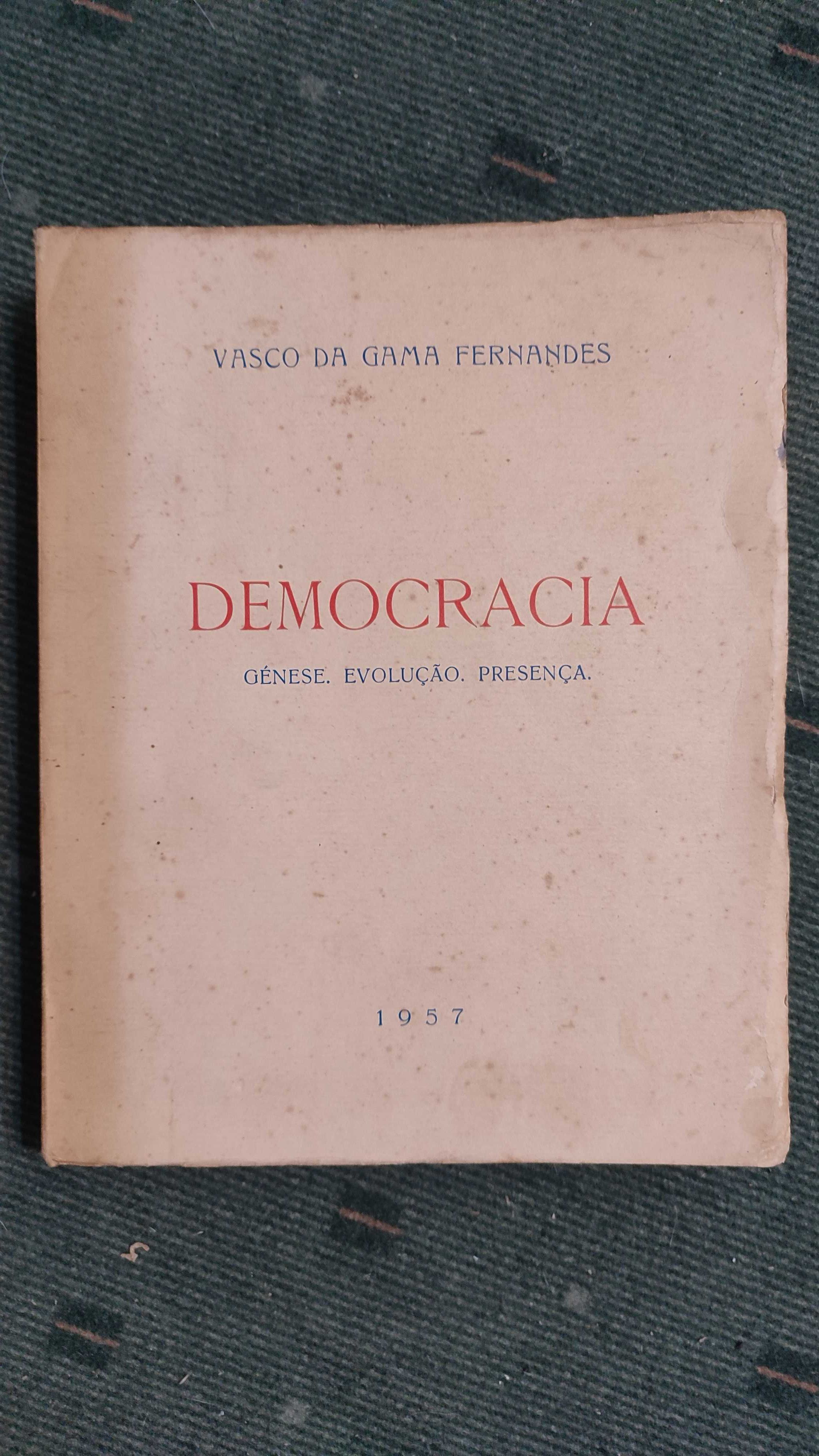 Democracia - Vasco da Gama Fernandes