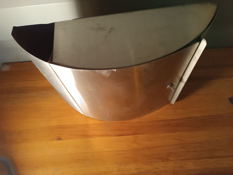 Metalowa skrzynka na listy