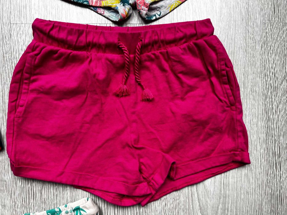 Krótkie spodenki, r. 110/116, 5 sztuk