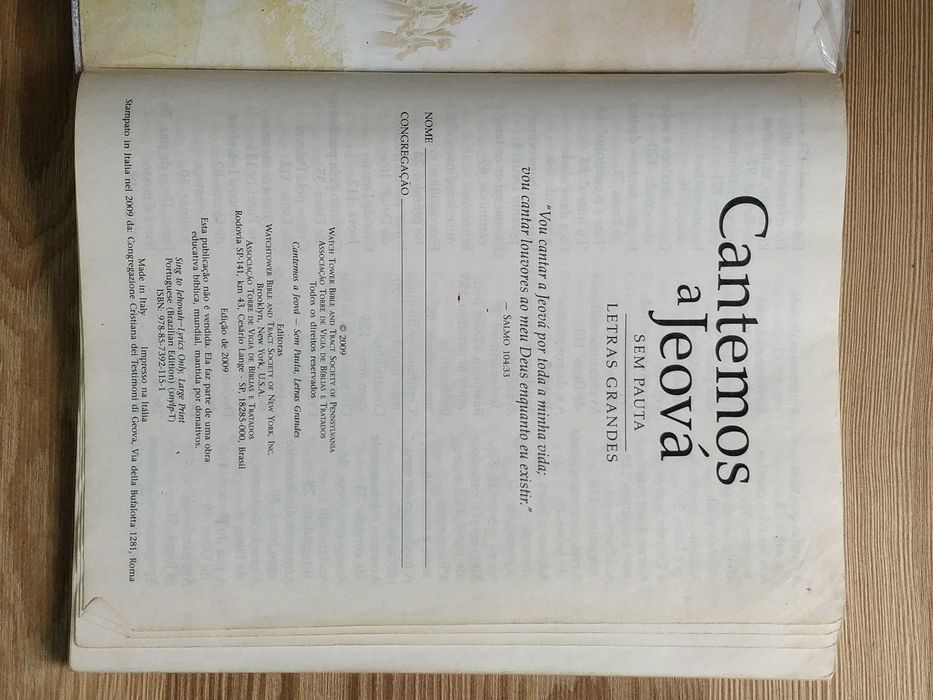 Livro Cantemos a Jeová