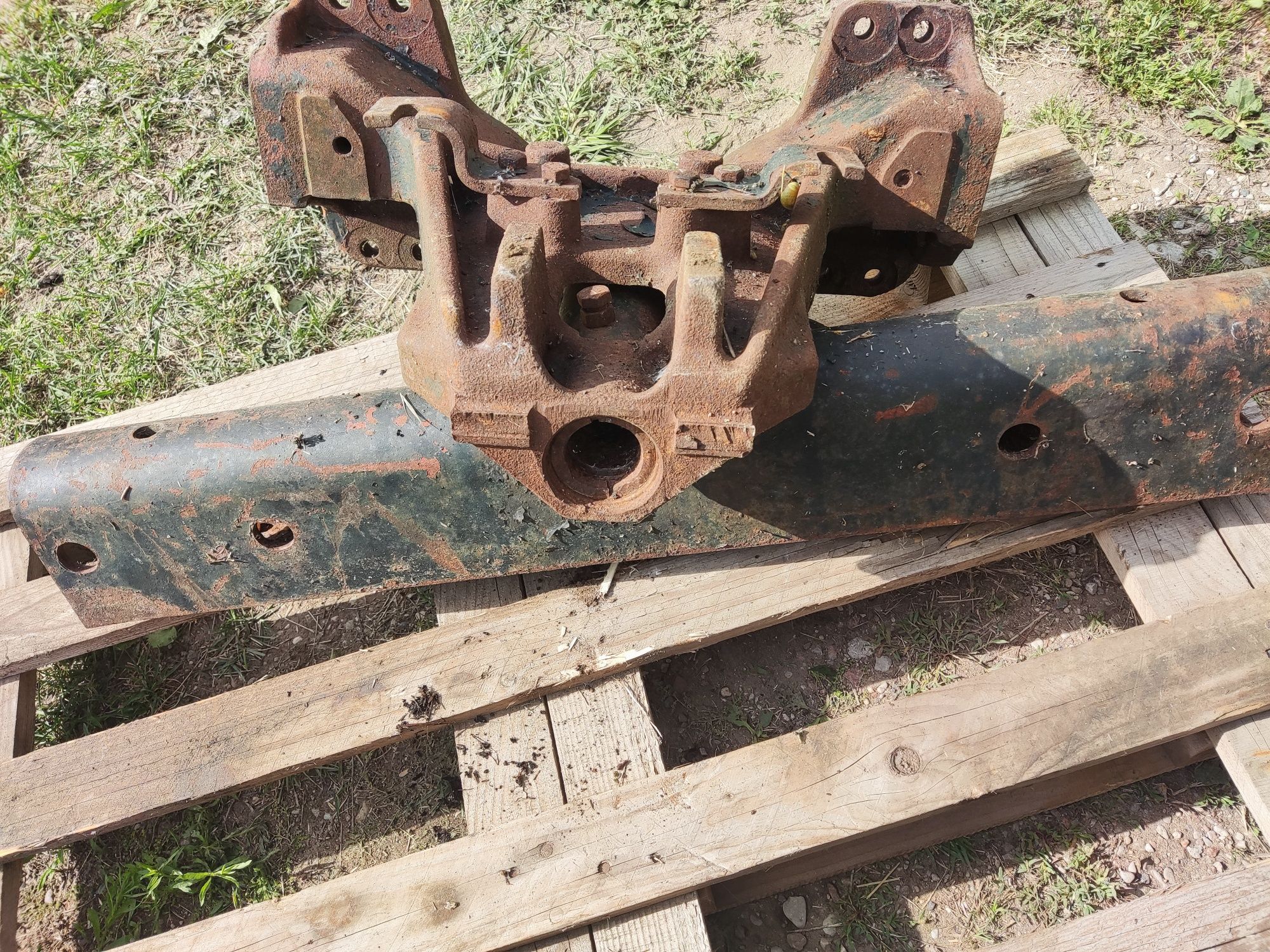 Zetor 5011 wspornik osi przedniej