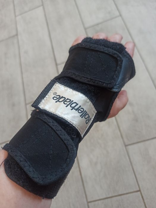 Захист зап'ястя. Захист для роліків, скейтбордів Rollerblade. Розм L