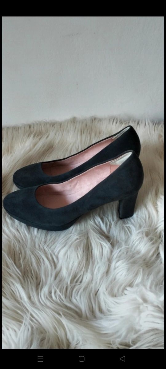 Damskie czółenka skórzane Tamaris Heart Sole w rozmiarze 39