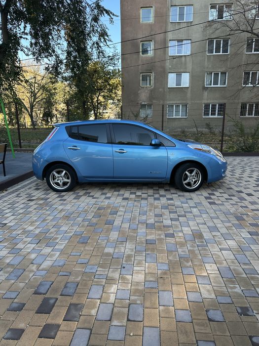 Продам NISSAN LEAF - 2012г