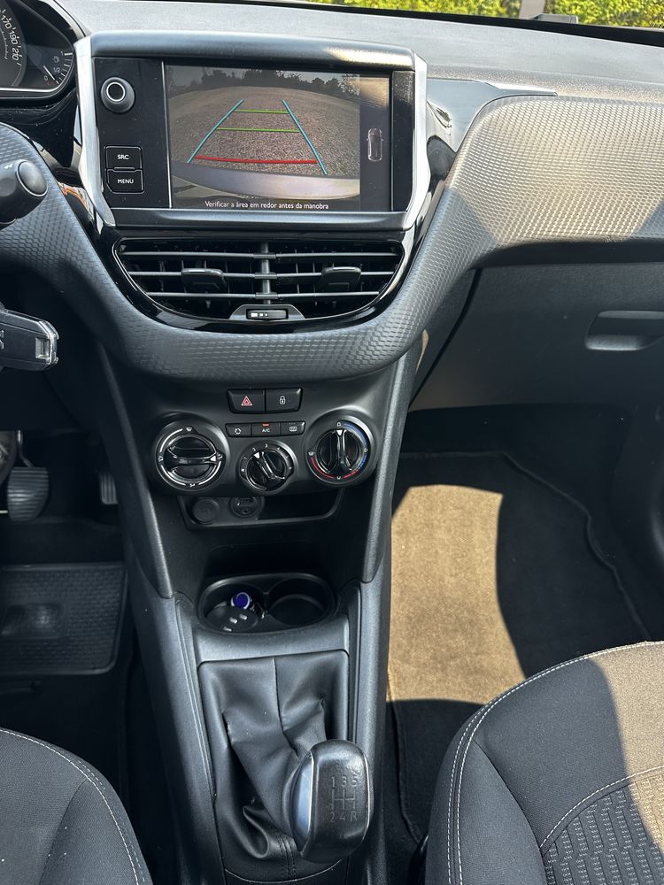 Peugeot 208 1.2 Nacional um Dono