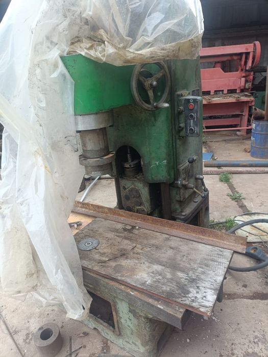 Продам расточной станок.исо 40