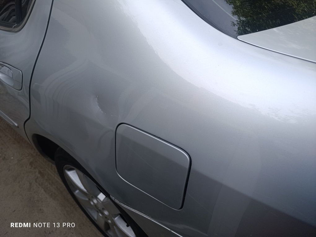 Nisan maxima QX.
