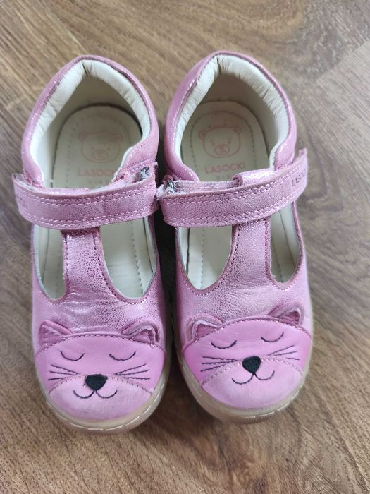 Półbuty Lasocki kids dla dziewczynki z kotkiem rozm 27
