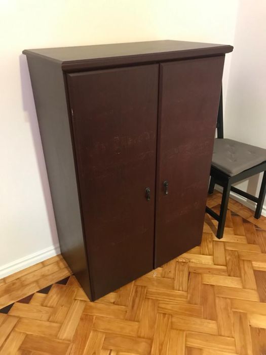 Movel com prateleiras