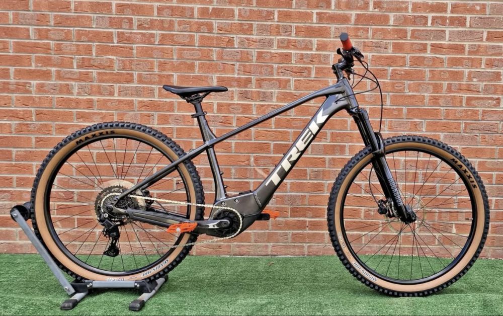 Trek marlin 6+ elektryczny rower gorski 2024 rockshox maxxis