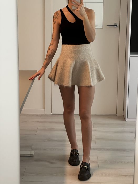 Czarny top na ramiączkach NA-KD