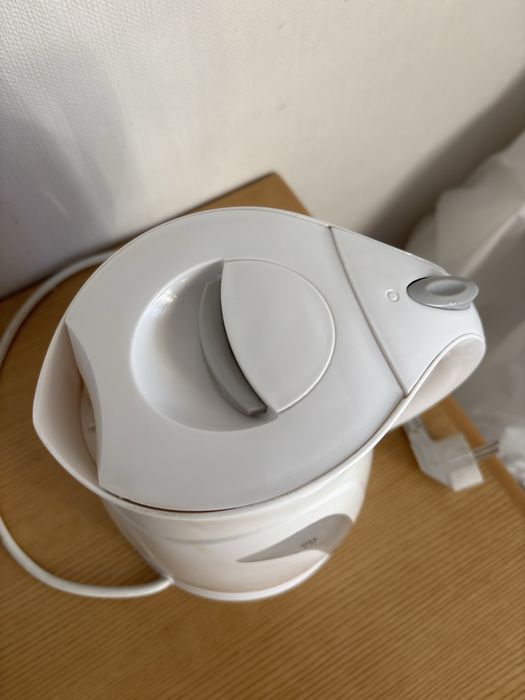 Чайник електричний Rotex RKT68-G