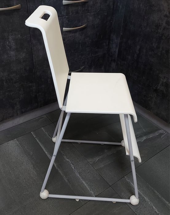 Ikea. Wysokie krzesełko dla dziecka z podnóżkiem