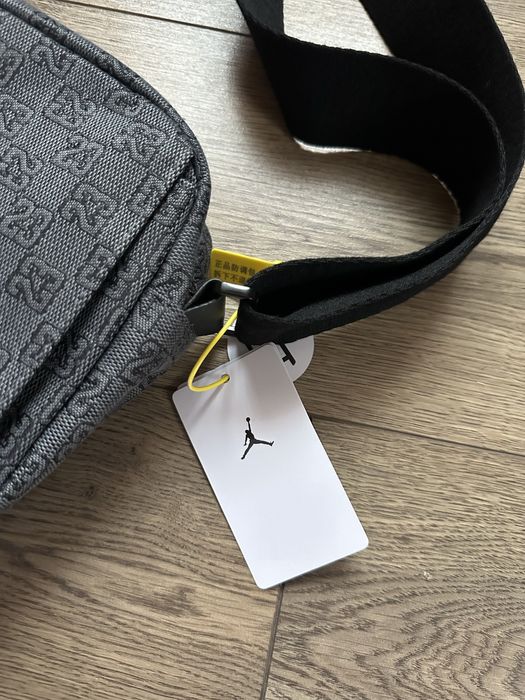 Сумка Air Jordan Monogram Crossbody | Nike, найк, джордан месенджер