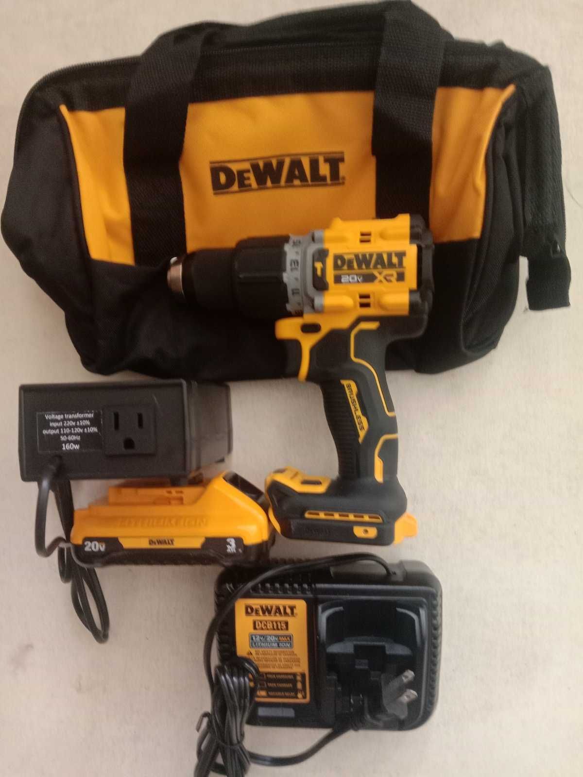 Дриль шурупокрут DeWALT DCD805