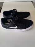 Vendo Nike SB - Black and white
