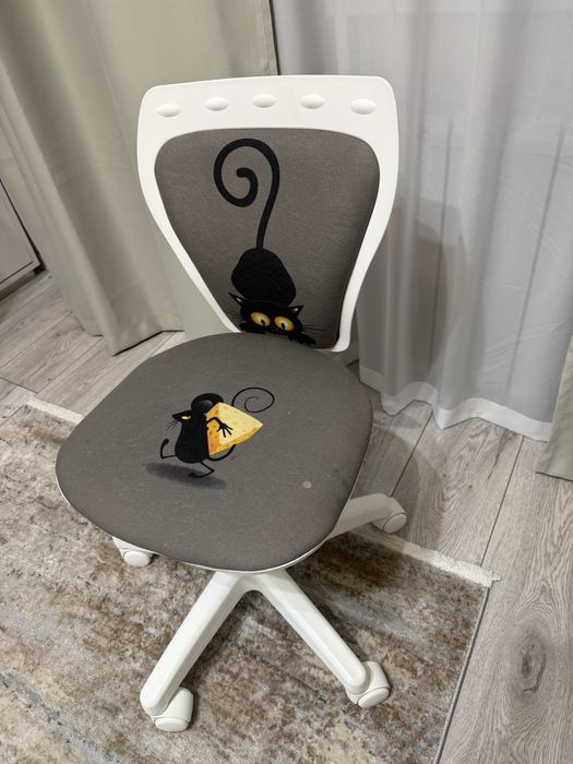 Продам два стільця