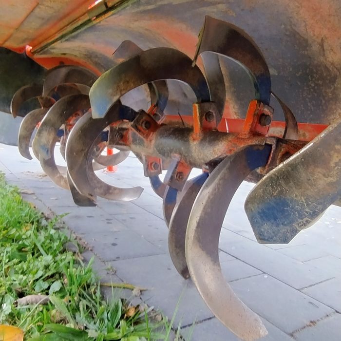 Okazja sprzedam Traktor z osprzętem