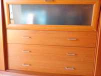 Móvel para sala com gavetas / portas