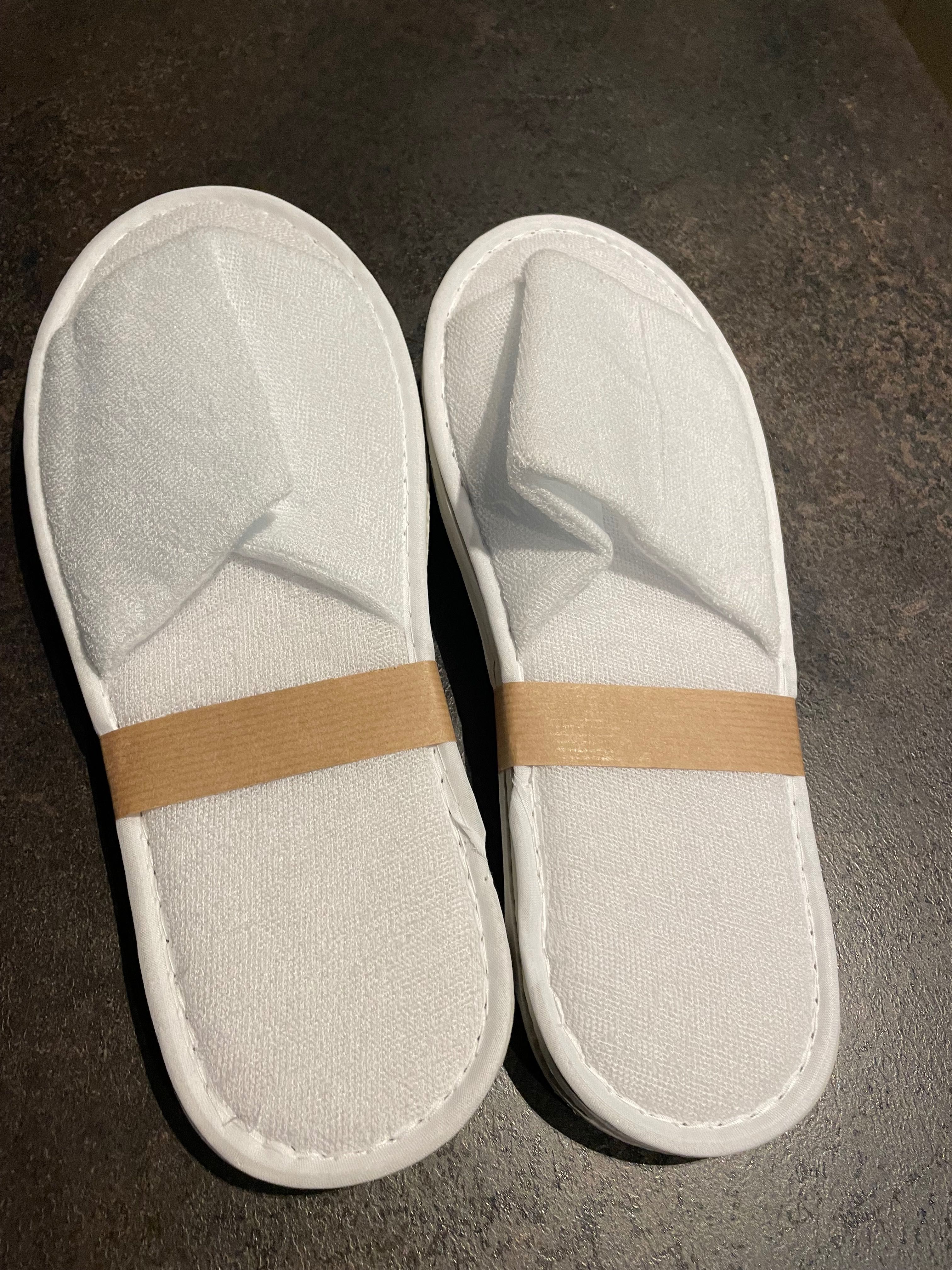 Kapcie SPA nowe białe 2 pary unisex (38-44)