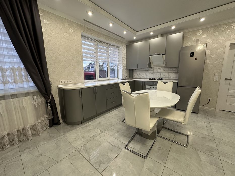 Будинок з ремонтом, котедж з газом