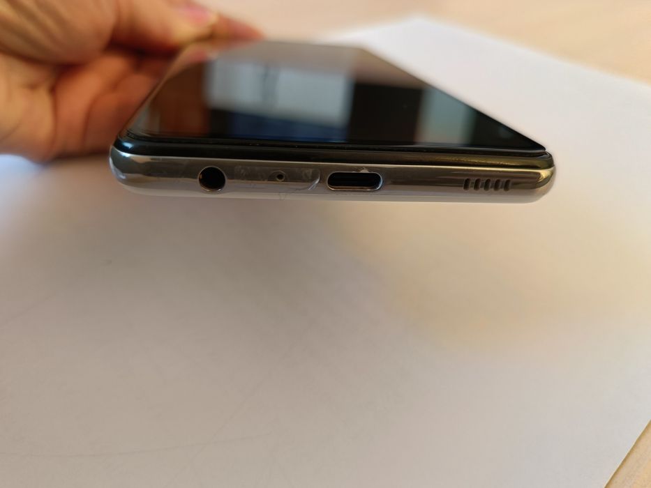 Продам смартфон Samsung A52 8/256