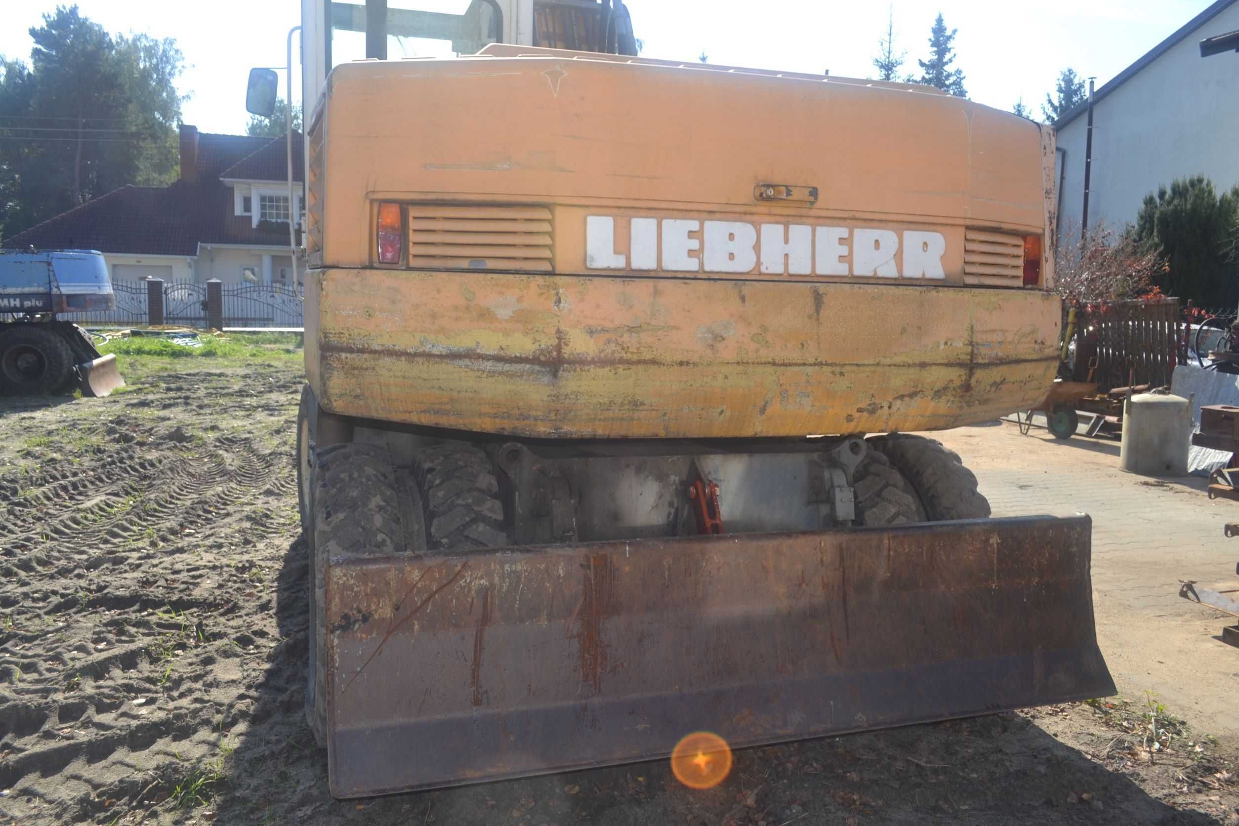 Koparka kołowa „Liebherr 316” z 2000 r.