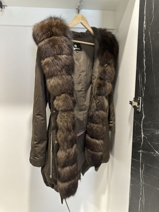Парка,куртка ,женская с натуральных мехом