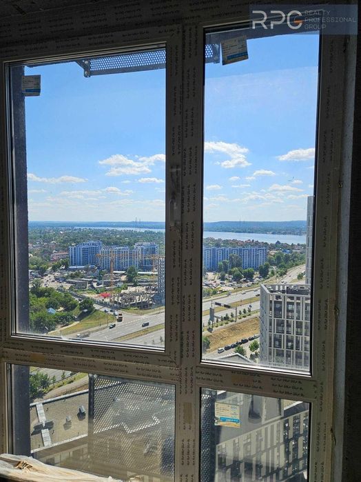 Продаж 2-к 75м2 ЖК Славутич 2.0 метро 2 хв вул зарічна будинок здано