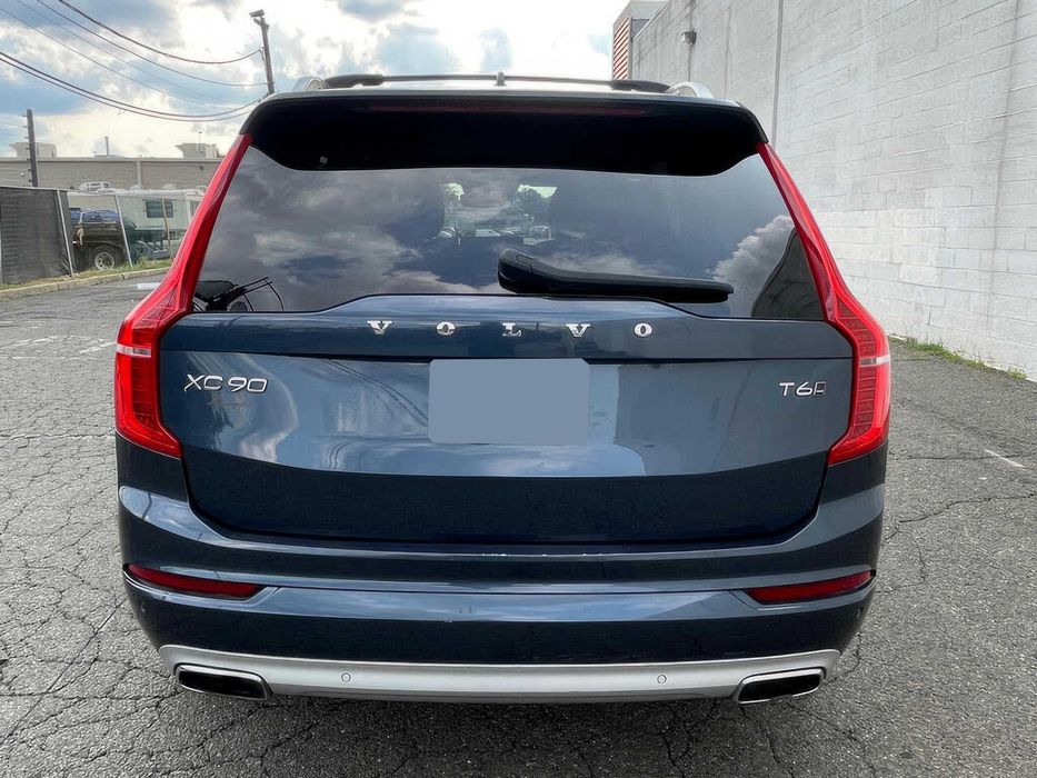 Volvo XC90      2019